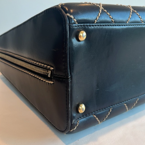 Chanel Black Leather Cream Wild Stitch Handbag - Picture 16 of 17